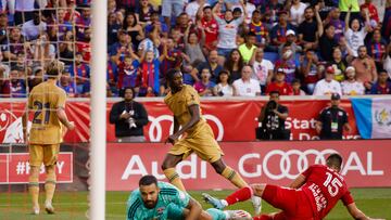 Dembele marcando ante el New York Red Bulls and FC Barcelona at Red Bull Arena