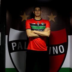 No tuvo chances en la U, partió a Europa y ahora vuelve a Chile