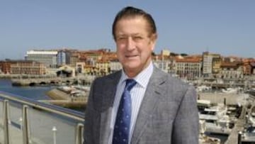 <b>COCINERO Y FRAILE. </b>Vega-Arango, hoy presidente, hizo sus pinitos como goleador sportinguista.