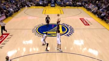 Con Stephen Curry nada es casual: ¡Ca-nas-tón desde su casa!