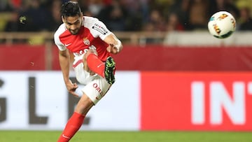 Radamel Falcao le suma a su repertorio los goles de tiro libre