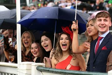 El Aintree Grand National es una competición ecuestre, la carrera de obstáculos más importante de las que se celebran en el Reino Unido. Se realiza en el hipódromo de Aintree en la ciudad de Liverpool.