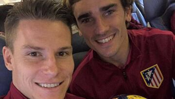 El paparazzi Griezmann ense&ntilde;a c&oacute;mo aprovecha Gameiro el bus