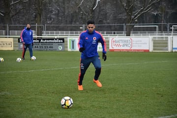 La baja temperatura acompañó la práctica. El partido será este viernes.