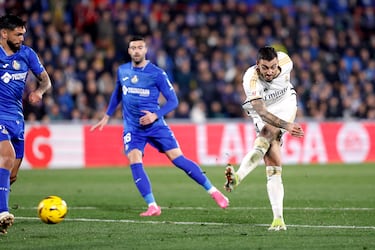 Doblete de Joselu y liderato