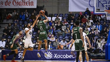 El Unicaja resuelve en Santiago y llega lanzado a la Copa