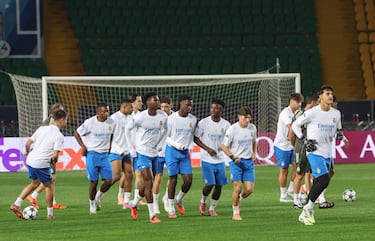 ALMATY (Kazakhstan), 29/09/2025.- Real Madrid players in action during a training session ahead of their UEFA Champions League match between Kairat Almaty and Real Madrid, in Almaty, Kazakhstan, 29 September 2025. Kairat will play against Real Madrid on 30 September 2025. (Liga de Campeones, Kazajstán) EFE/EPA/MAXIM SHIPENKOV
