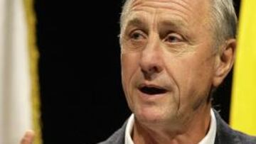 Cruyff: "Las urgencias del Madrid son enormes"