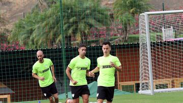 ENTRENAMIENTOS DEL MALAGA  EN ESTEPONA
 JUAMPI,CECHINI,MIKEL 