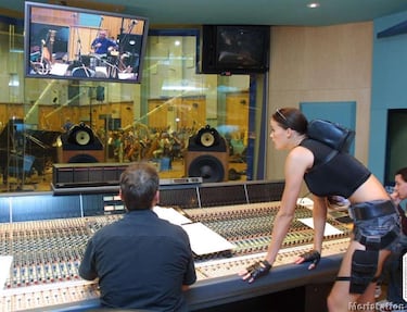 Lara Croft asiste a la grabación de su BSO