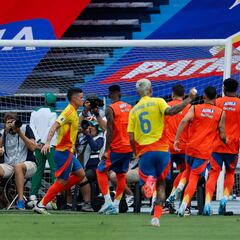 James iguala los 13 goles de Falcao en Eliminatorias