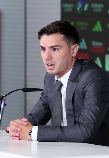 "Sé lo que significa esta camiseta y representar al Real Madrid. Vuelvo más preparado y con ganas de superarme y que la exigencia del Real Madrid marque mi día a día".