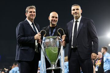 Ferran Soriano, director general; Pep Guardiola, entrenador, y Khaldoon Al Mubarak, presidente del Manchester City.
