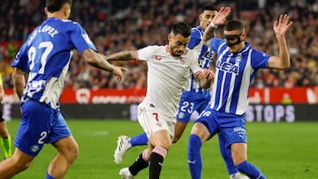 Rafa Marín contra el Sevilla.