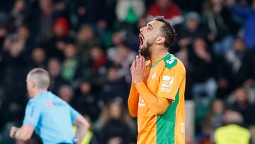 Borja Iglesias, ante el Elche.