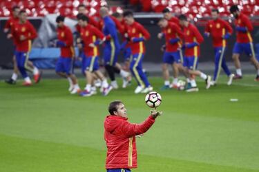 Cesc Fabregas rejects invitation to cheer on Spain at Wembley