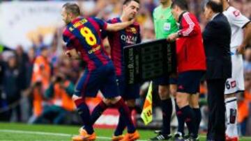 El cambio. Xavi por Iniesta.
