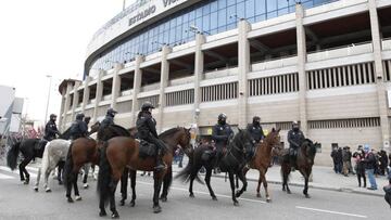 La Policía prohíbe que entren esteladas al Calderón