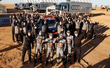 Audi celebra su primera victoria en el Dakar.