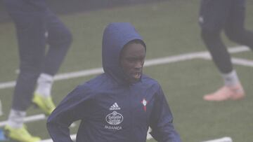 Pione Sisto se ejercita en A Madroa tras haberse perdido los dos &uacute;ltimos entrenamientos de la semana anterior.