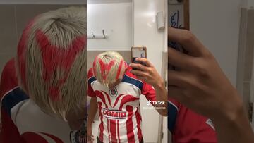 ¡No lo olvidan! Fan de Chivas se hace look del ‘Bofo’ Bautista