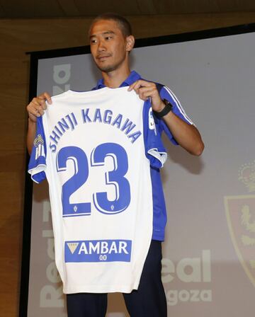 El futbolista japon¨¦s, exjugador del Dortmund, lucir¨¢ el dorsal 23 a la espalda con el Real Zaragoza.
