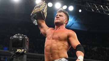 MJF presume el campeonato Mundial Pesado de AEW.