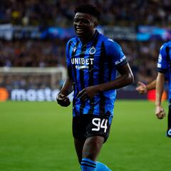 Un autogol de Hradecky le da victoria al Brujas de Ferran Jutglá