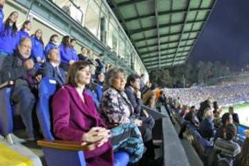 Anoche se inaugur&oacute; oficialmente el estadio de Vi&ntilde;a del Mar, que ser&aacute; sede de la Copa Am&eacute;rica.