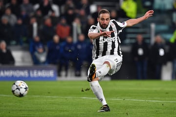 Tras ser el máximo anotador en una temporada Serie A con el Nápoles, la Juventus pagó su cláusula y es el referente goleador de la Juventus. Le acusaban de no aparecer en las grandes citas pero anotó 3 de los 4 goles al Tottenham y asistió en el otro.