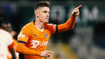 Piatek celebra un gol.