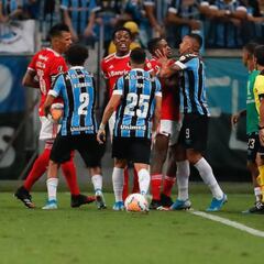 Gremio - Inter, una batalla campal con ocho expulsados