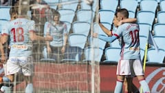 Emre Mor y Iago Aspas celebran un gol. 