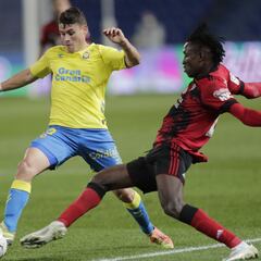 La UD recupera a su director de juego y la pegada que necesita