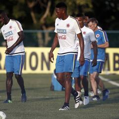 La base cambia: De Zapata y J. Murillo a Mina y Sánchez