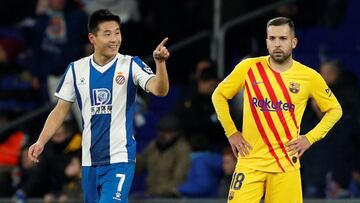 Soccer Football - La Liga Santander - Espanyol v FC Barcelona - RCDE Stadium, Barcelona, Spain - January 4, 2020   Espanyol&#039;s Wu Lei celebrates scoring their second goal as Barcelona&#039;s Jordi Alba looks dejected    REUTERS/Albert Gea