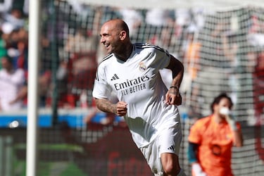 Raúl Bravo durante el partido de Leyendas en entre el Real Madrid y el Fútbol Club Barcelona.