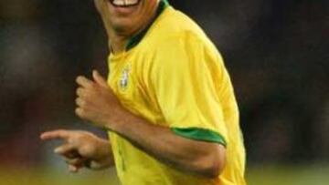 <b>VUELVE A SONREIR.</b>El delantero brasileño por fin vió puerta ante Brasil, acalló las críticas y enseñó sus cartas a los rivales.