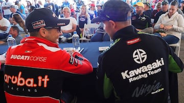 &Aacute;lvaro Bautista y Jonathan Rea.