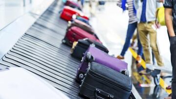 ¿Qué se puede llevar en la maleta facturada en un avión y qué artículos están prohibidos?