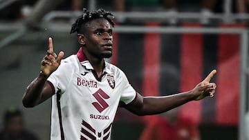 Duván Zapata anota gol en el 2-0 de Torino sobre Milan por la fecha 1 de la Serie A