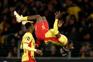 Allan Saint-Maximin le aplica al Lens la misma receta que al América