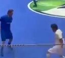 El golazo de Totti en fútbol sala tras ser humillado por un rival