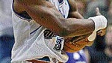 <b>AHORA NO.</B> Malone renuncia.