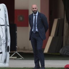 Monchi, protagonista en el regreso al trabajo del Sevilla