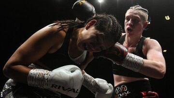 Alejandra Ayala, boxeadora mexicana, en coma inducido tras ser noqueda