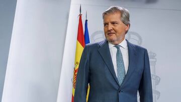 El portavoz del Gobierno, &Iacute;&ntilde;igo M&eacute;ndez de Vigo, a su llegada a la rueda de prensa posterior a la reuni&oacute;n del Consejo de Ministros.