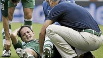 <b>ROTO. </b>El pasado lunes se confirmó que el bético Nano tiene el cruzado roto y será seis meses de baja.