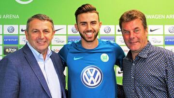 Borja Mayoral en su presentaci&oacute;n como nuevo jugador del Wolfsburgo.