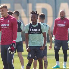 Centenarios contra necesitados